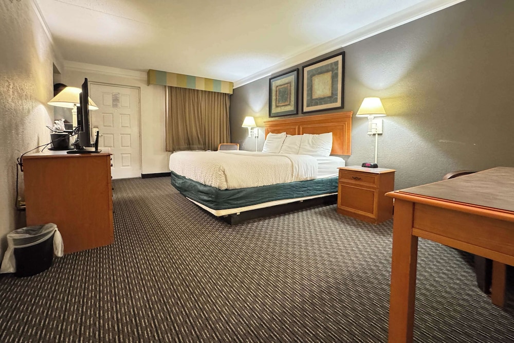Rodeway Inn College Station TX - photo 9