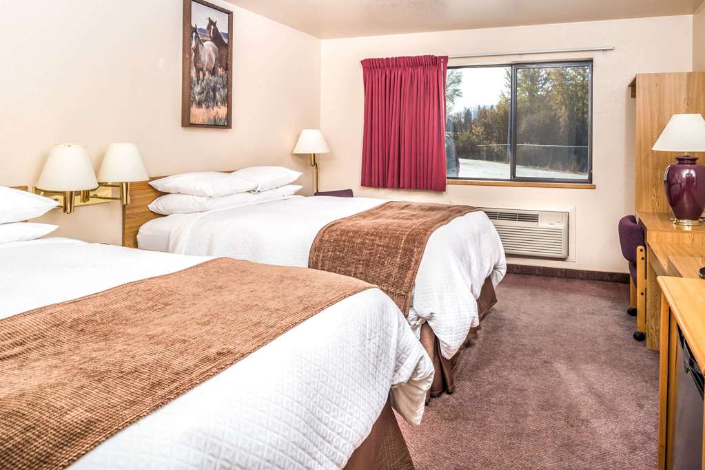 Super 8 by Wyndham St. Regis - photo 9