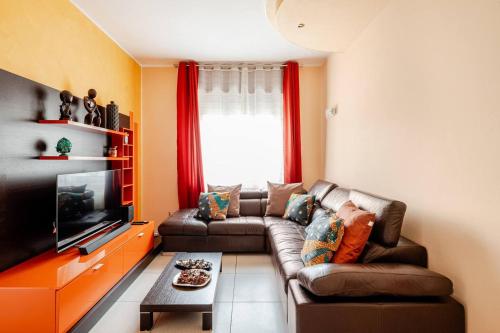 Stay in style vibrant condo in San Giovanni Lupatoto — 4-Star Luxury Hotel in San Giovanni Lupatoto, Italy