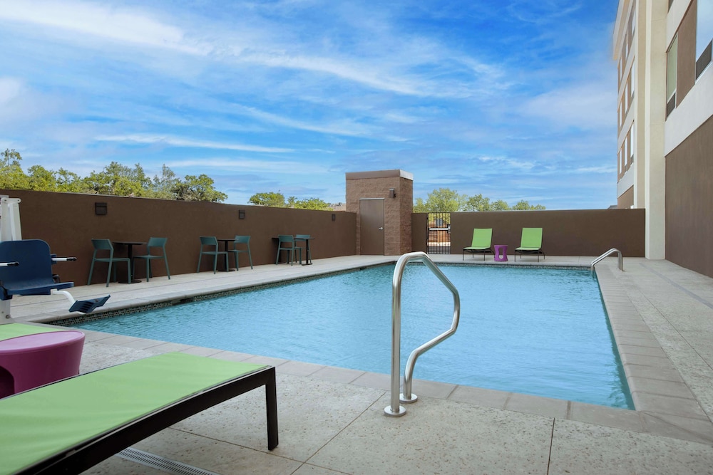 Home2 Suites by Hilton Lubbock University - photo 25