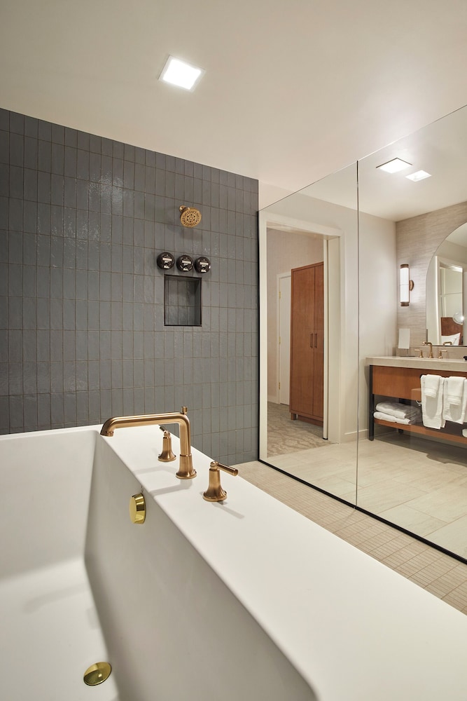 Hotel Brookmere & Arbor Spa - photo 33