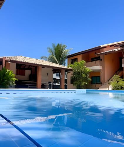 450m Da Praia Taperapuan; 2 Suites; Piscina; Wifi 300 Mbs; 2 Pavimento; Churrasqueira; Estacionamento Gratuito 1 Carro. in Porto Seguro, Brasil