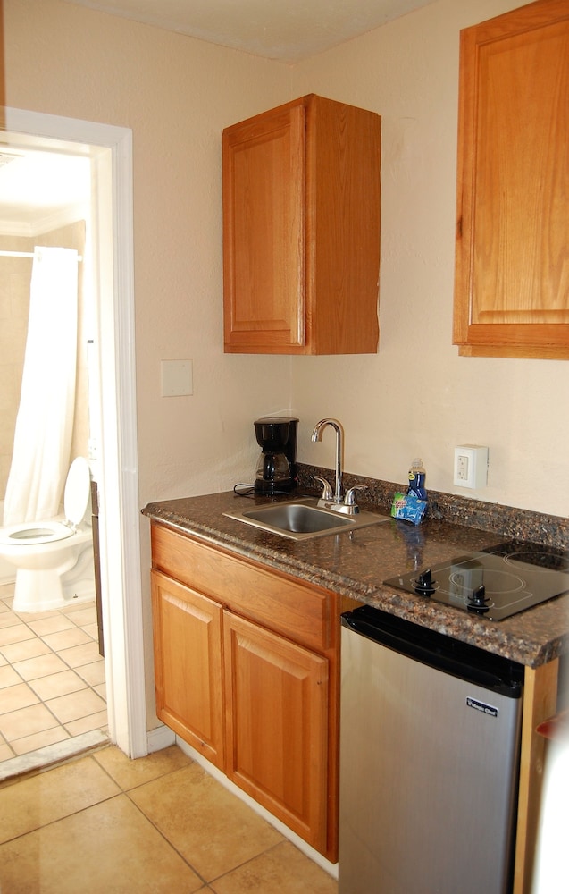 Ans Inn & Suites - photo 28