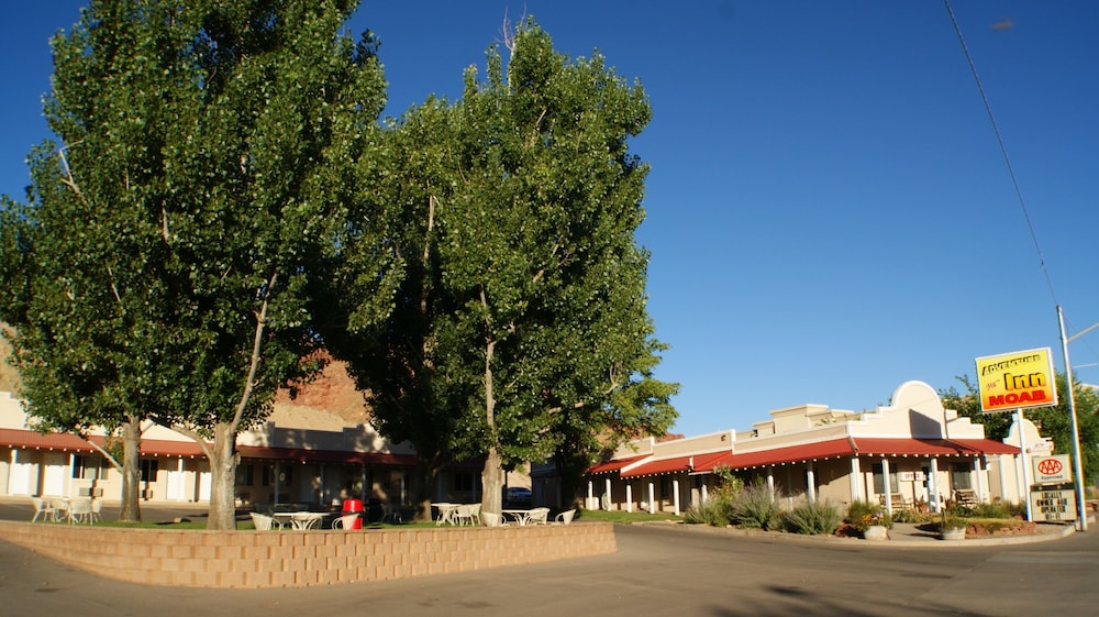 Adventure Inn & Motel - photo 29