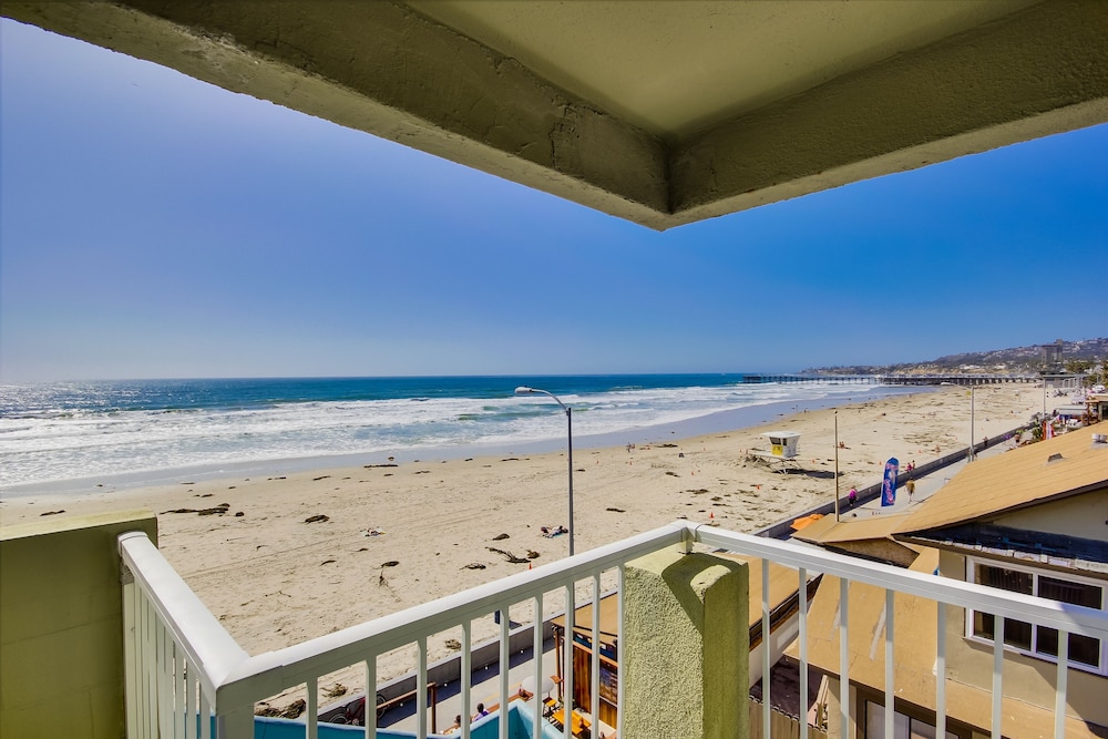 Surfer Beach Hotel - photo 51