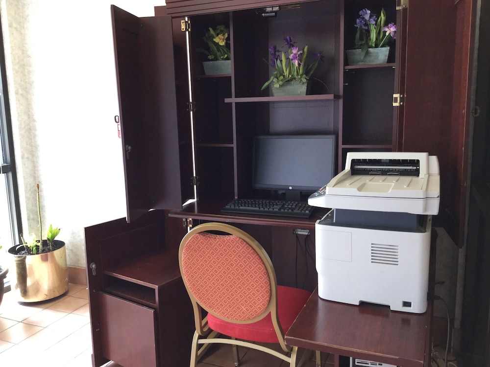 Americas Best Value Inn & Suites St. Louis St. Charles Inn - photo 29