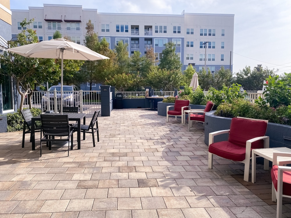 Staybridge Suites St. Petersburg Downtown by IHG - photo 48