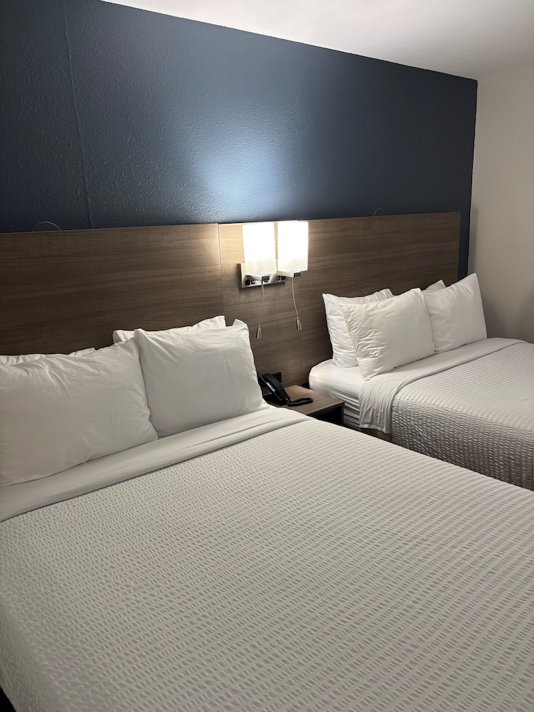 Baymont by Wyndham Kingdom City - photo 11