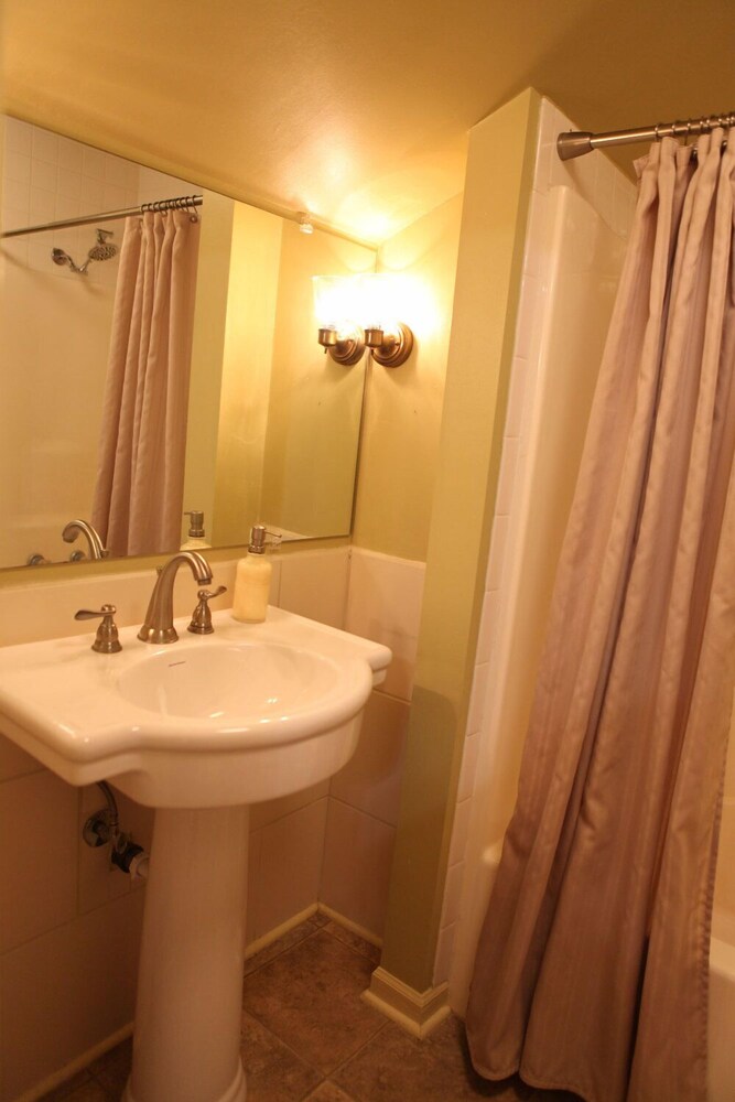 Edwardian Inn - photo 40