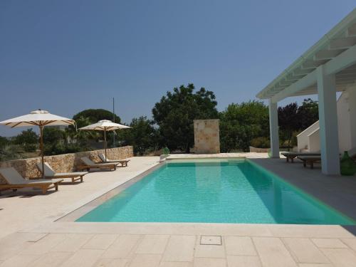 Villa Denu Salento Intera Dimora con Piscina ad uso esclusivo — 4-Star Luxury Hotel in Parabita, Italy