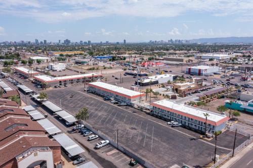 Super 8 by Wyndham Phoenix West - photo 14
