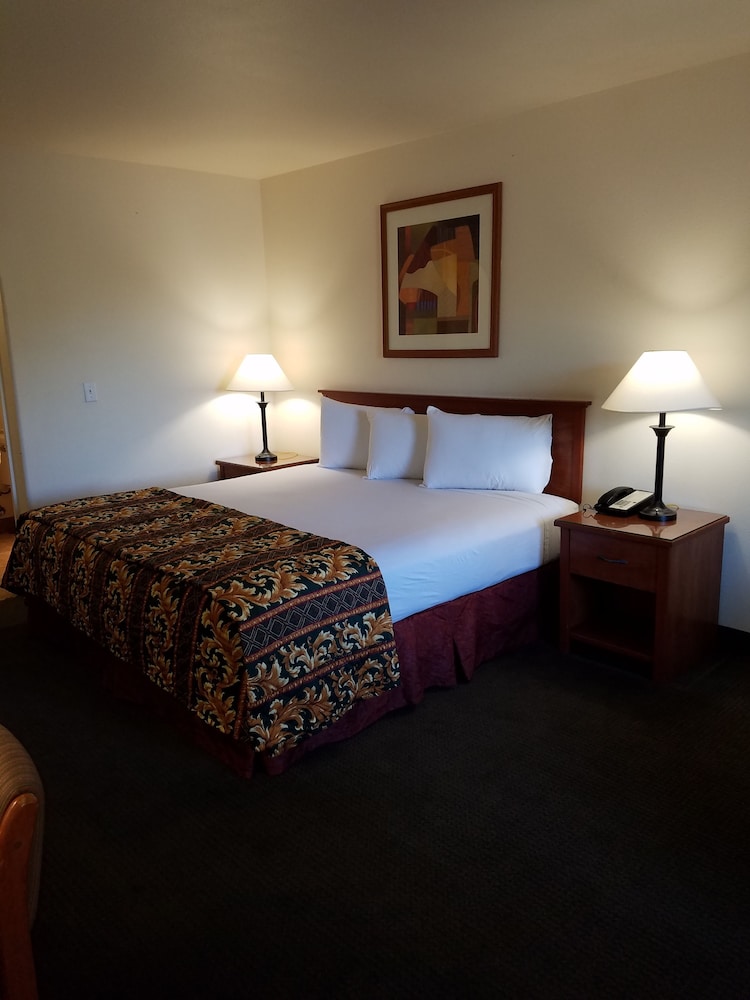 Premier Inns Tolleson - photo 6