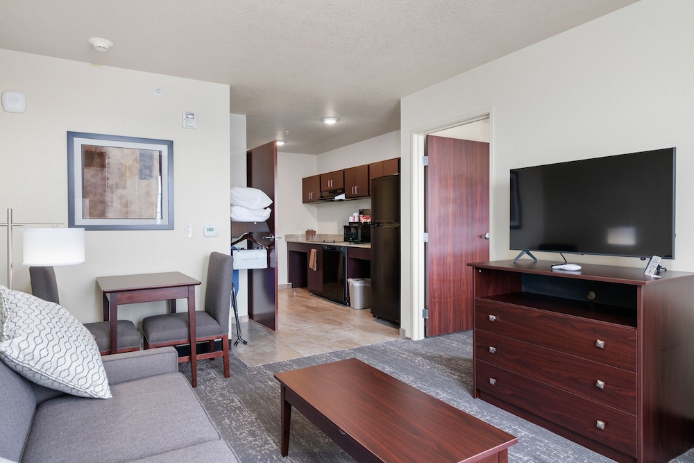 Cobblestone Inn & Suites Yuma - photo 39
