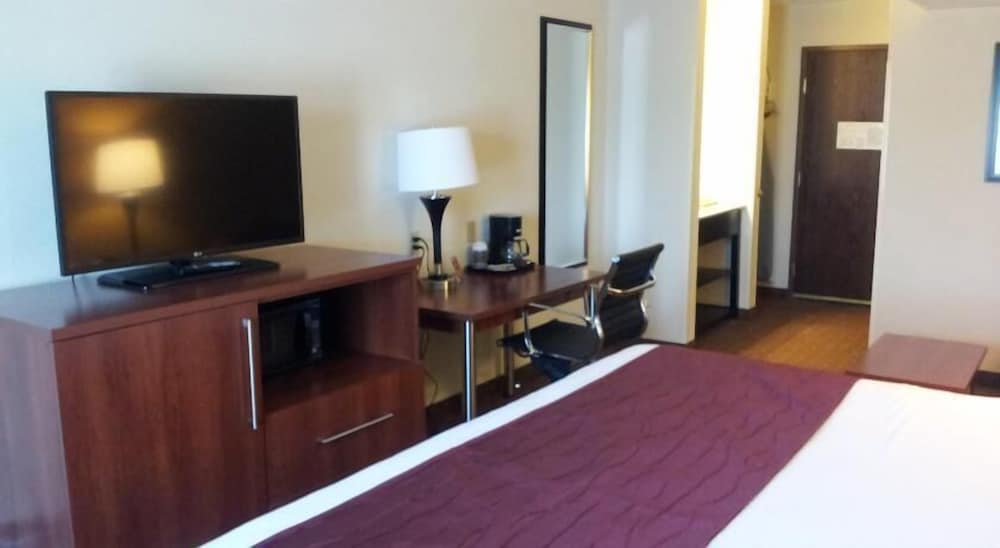 Days Inn by Wyndham Indiana PA Near IUP - photo 11