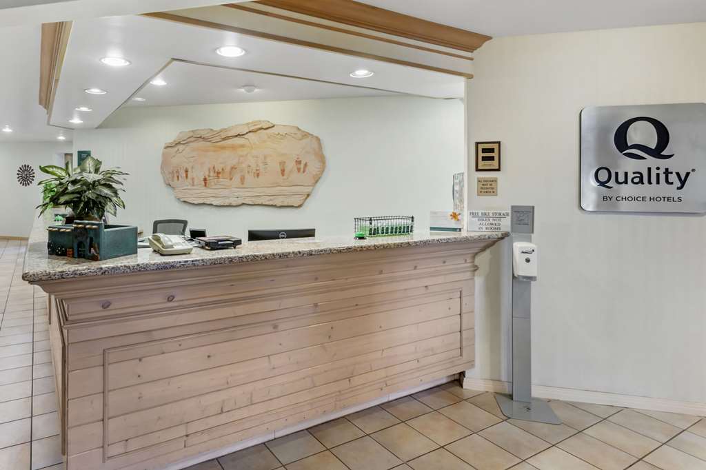 Quality Suites Moab near Arches National Park - photo 3