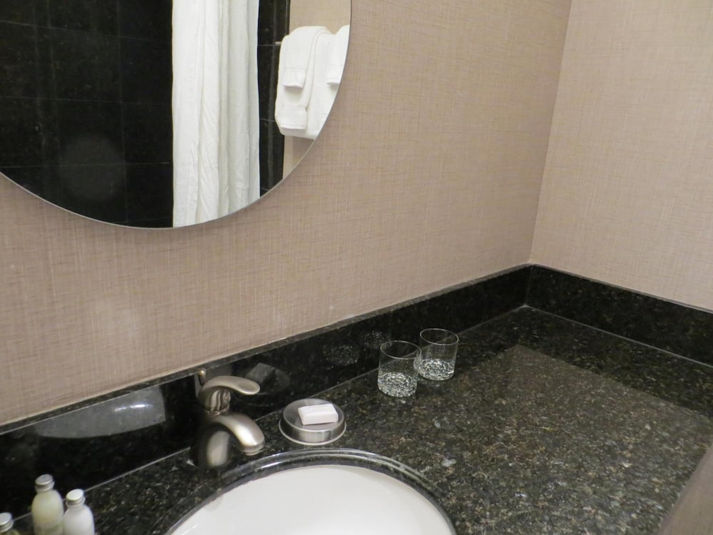 7 Springs Inn & Suites - photo 30
