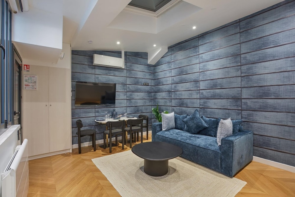 Superb & New Apartment Saint Germain des Pres — 4-Star Luxury Hotel in Paris, France