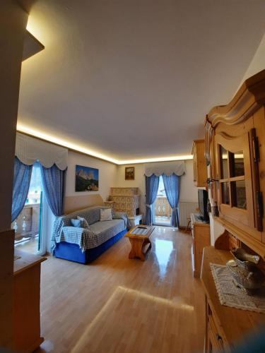 Cesa Bernard — 4-Star Luxury Hotel in Pozza Di Fassa, Italy