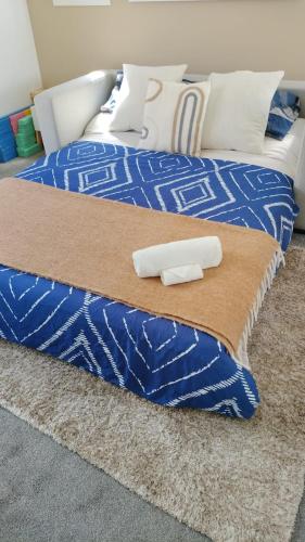 New Brighton Beach Explore King Bed and sofa bed — 4-Star Luxury Hotel in Christchurch, New Zealand