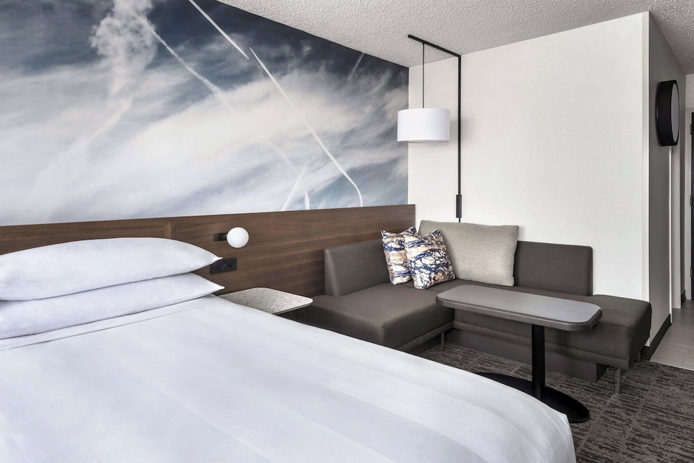 Newark Liberty International Airport Marriott - photo 14