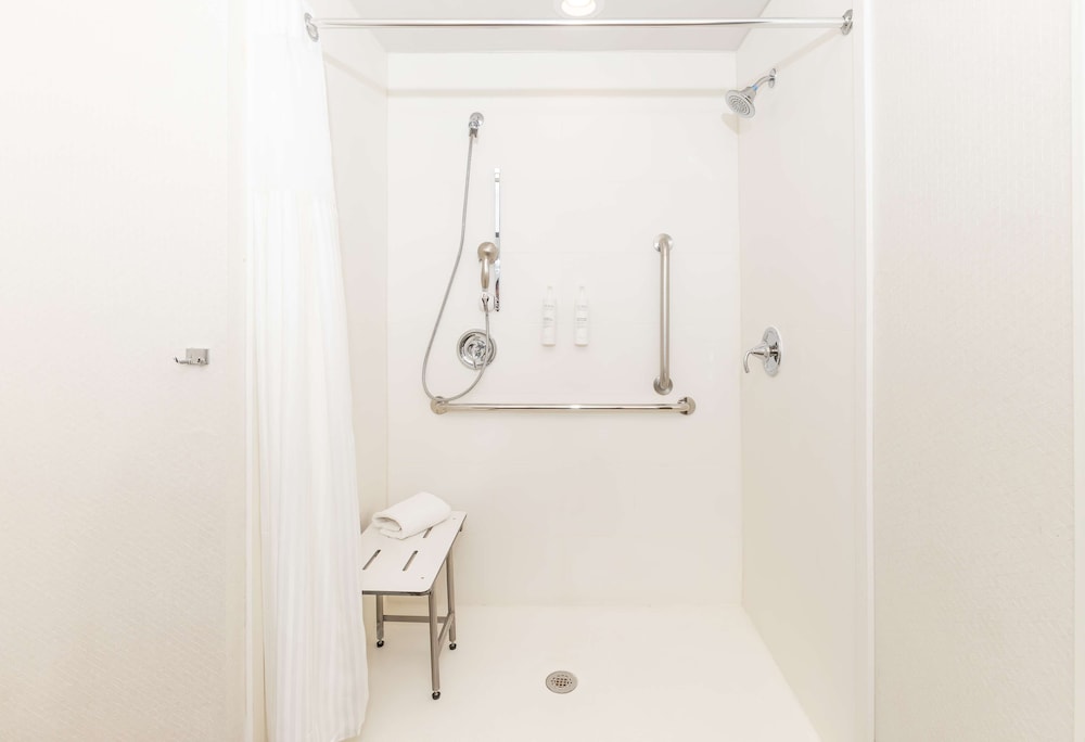 Hilton Garden Inn Austin Airport - photo 23