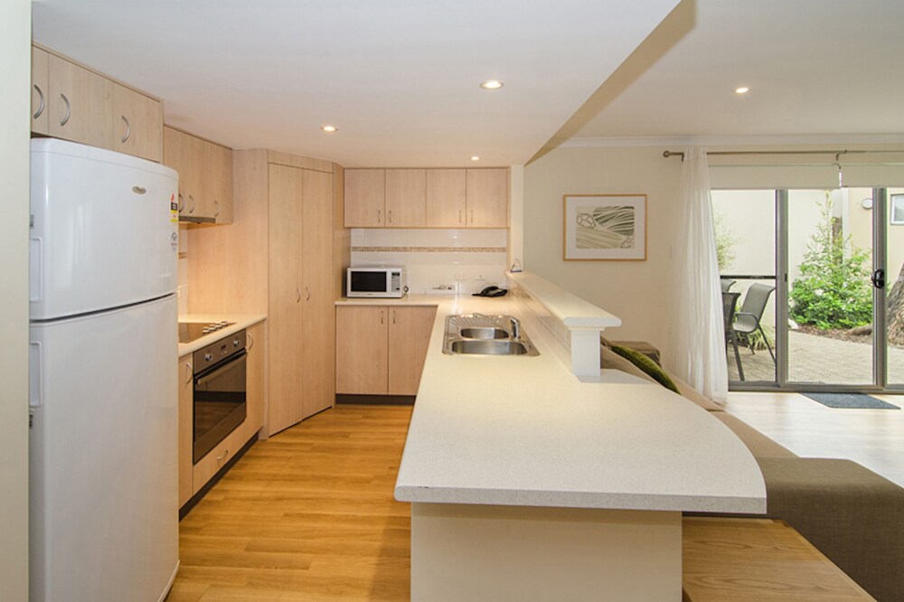 Beach Retreat — Broadwater — photo 5