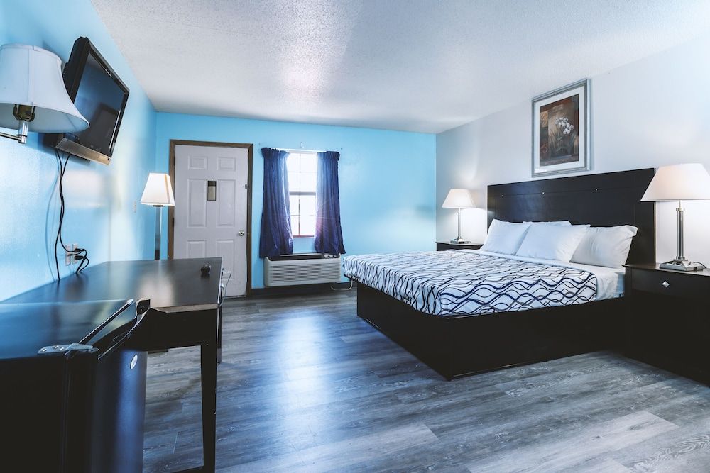 Sky Palace Inn & Suites Wellington - photo 12
