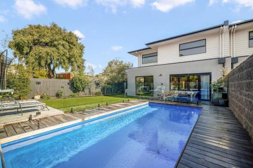 Barwon River retreat in Barwon Heads, Australia