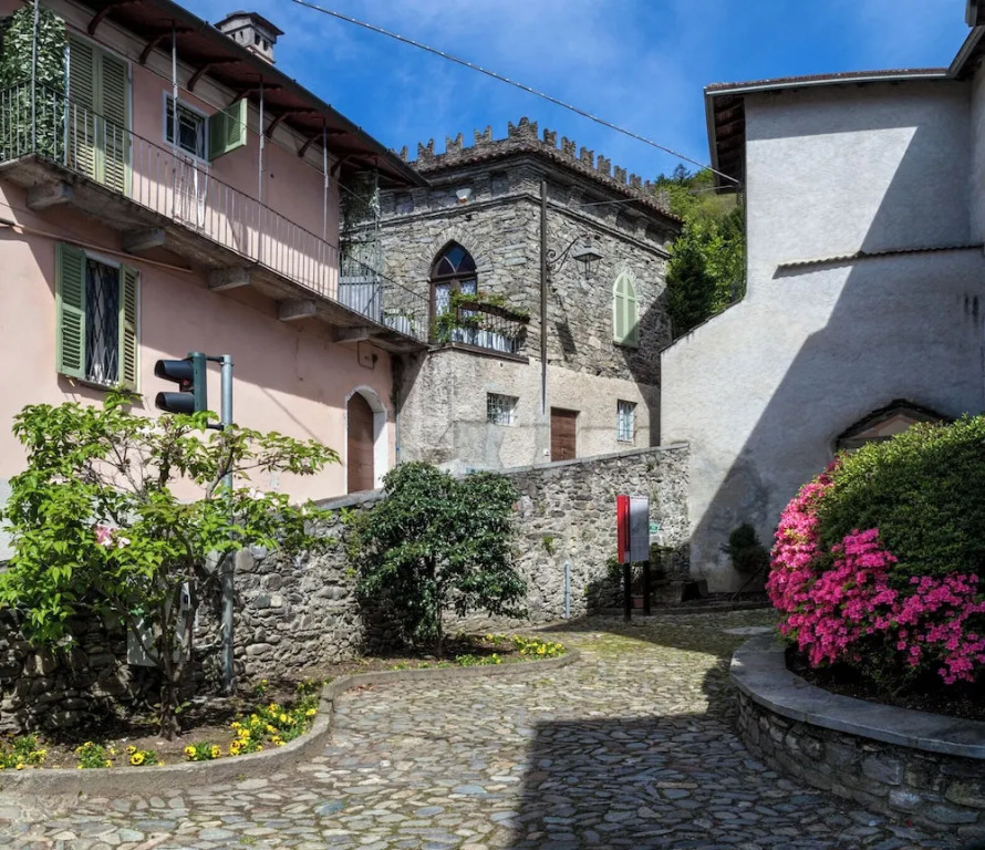 La Torretta I Gabbiani Sul Lago Maggiore — 4-Star Luxury Hotel in Maccagno, Italy