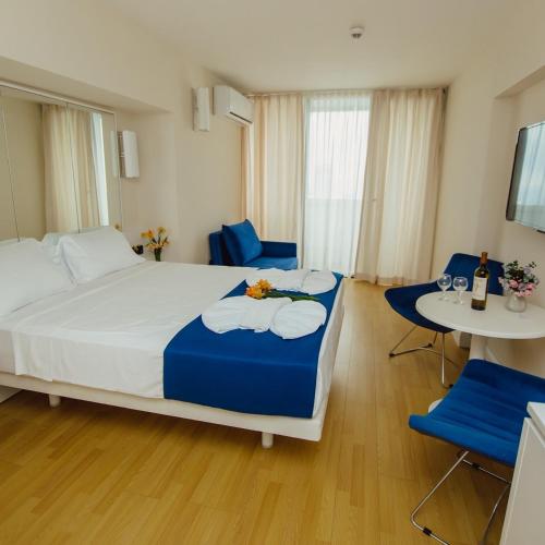Aparthotel Orbi City sea view