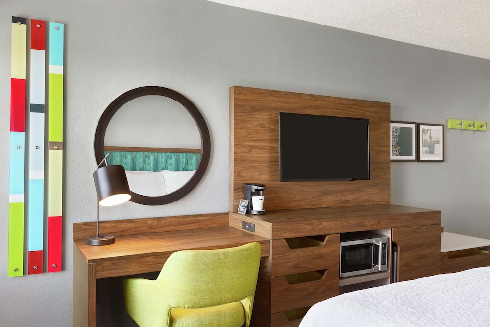 Hampton Inn & Suites Fort Lauderdale Airport - photo 15