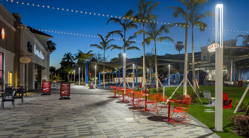 Holiday Inn Express & Suites Fort Myers Airport by IHG - photo 48