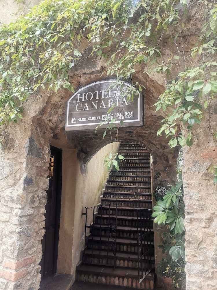 Hotel Canaria ValQuirico in Tlaxcala, Mexico