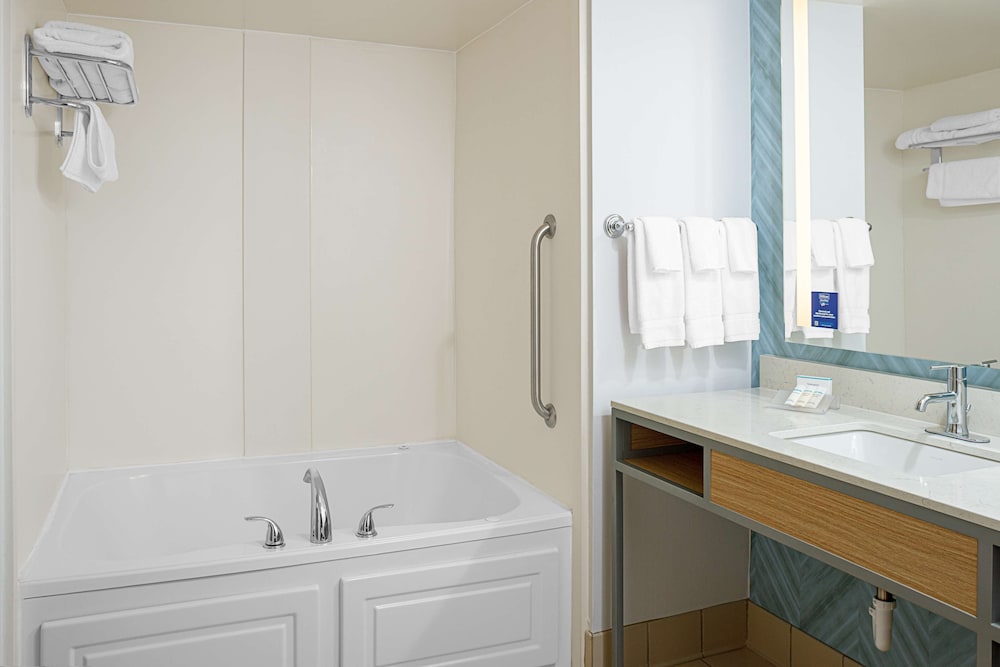 Hilton Garden Inn Fredericksburg - photo 18