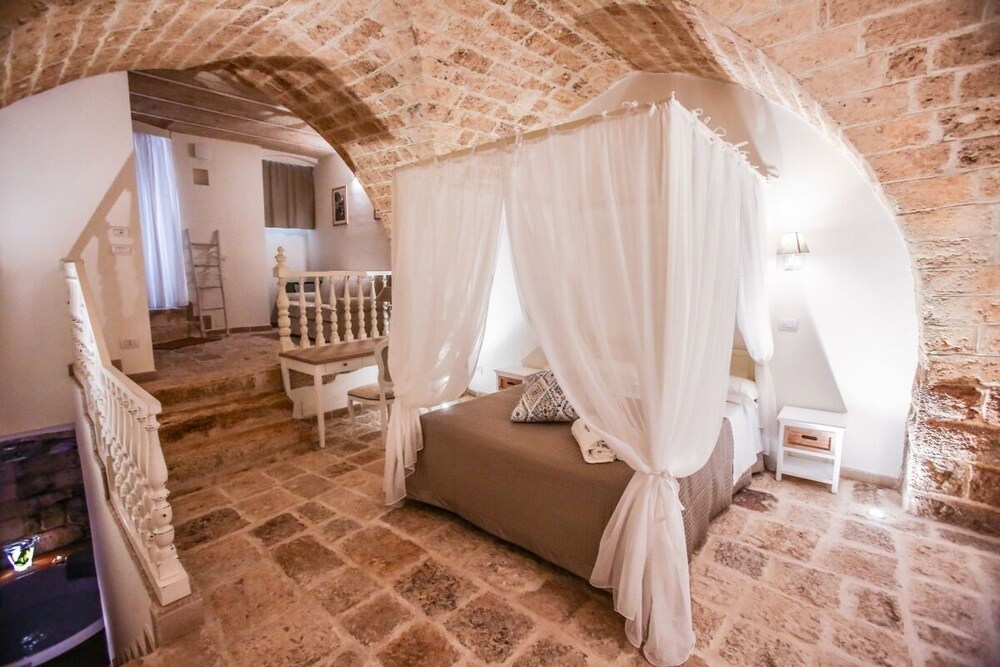 L'imperatore Relax & Charme — 4-Star Luxury Hotel in Altamura, Italy