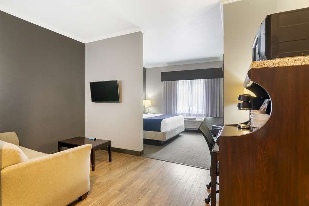 Best Western Plus Olathe Hotel - photo 9