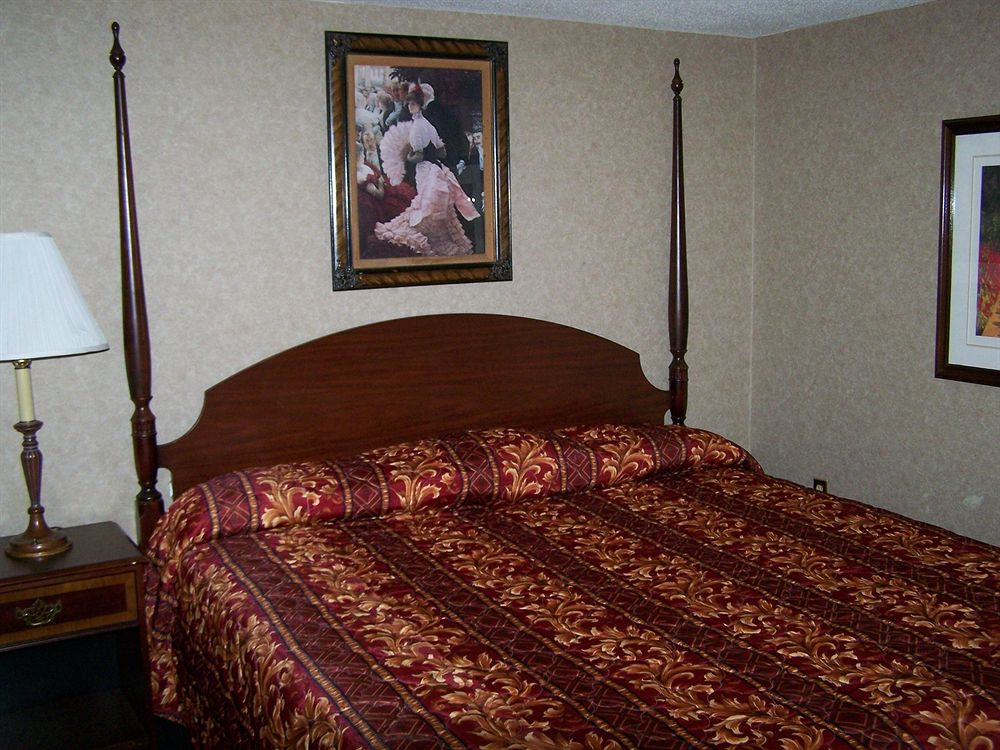 Season's Inn - photo 10