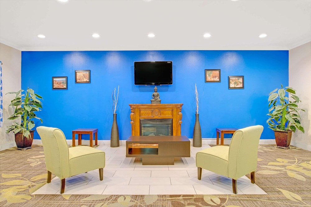 Days Inn by Wyndham Lehi - photo 3