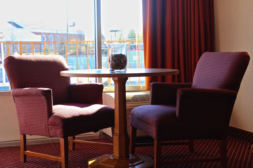 Regency Inn Richmond - photo 22