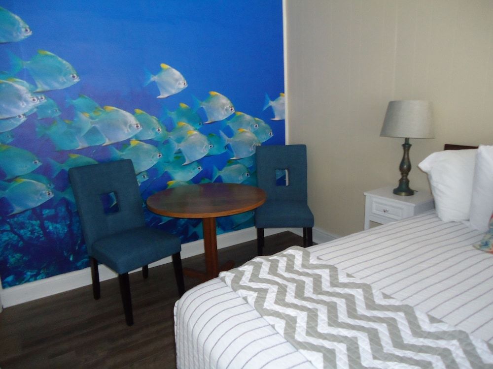 Lamplighter Inn - photo 17