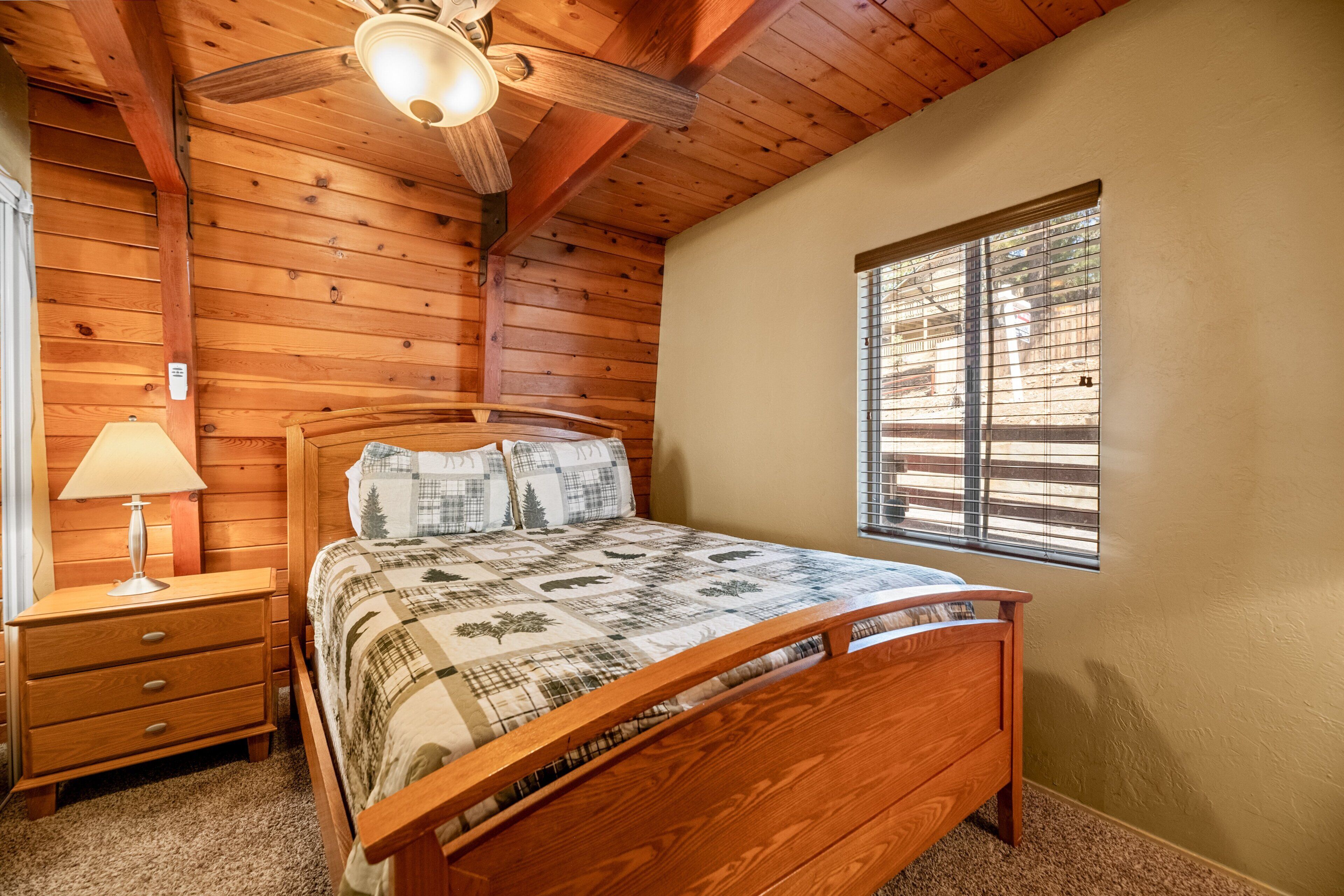 Bear Claw Inn - photo 25