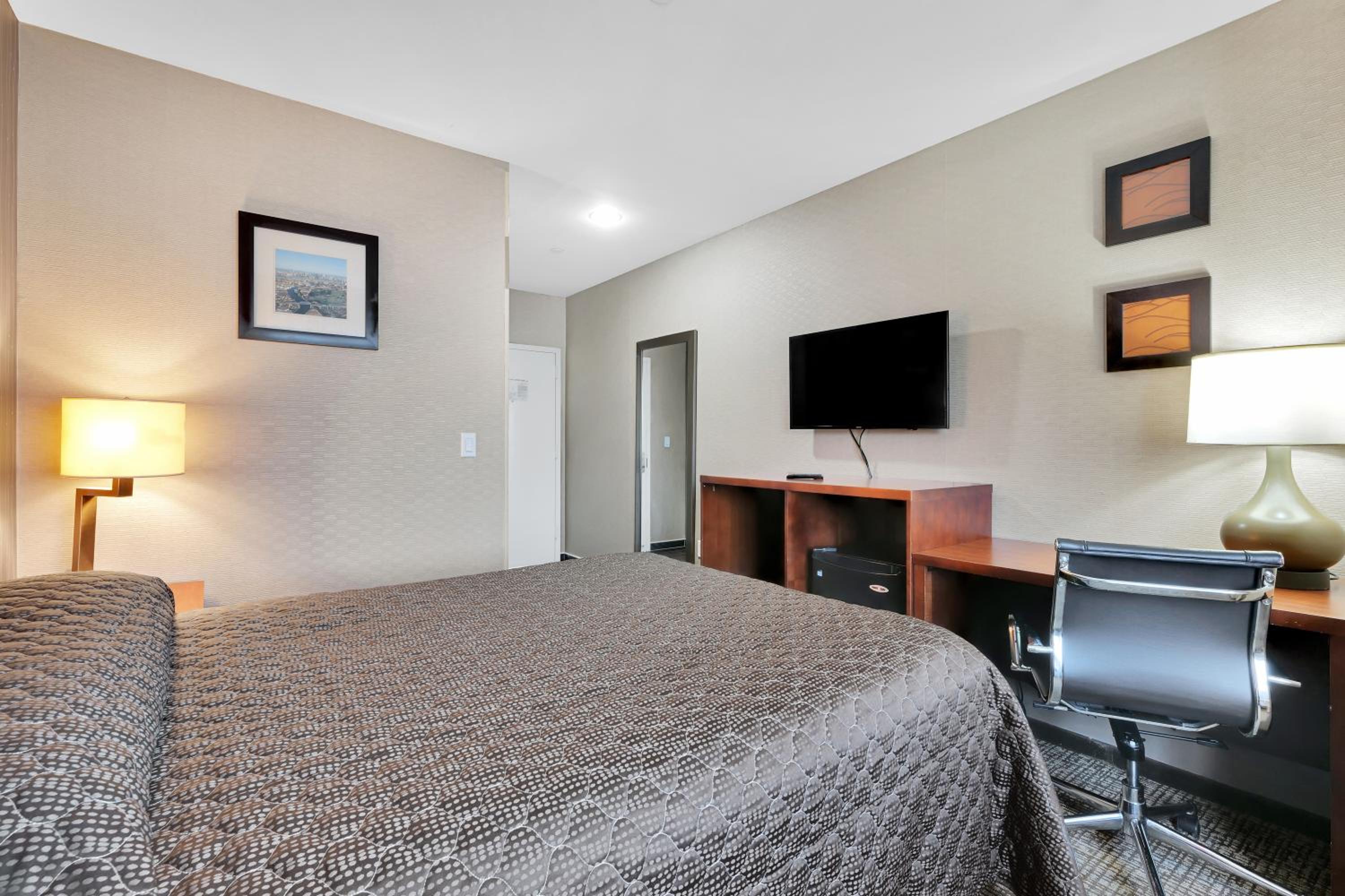 Hotel Pergola JFK Airport - photo 24