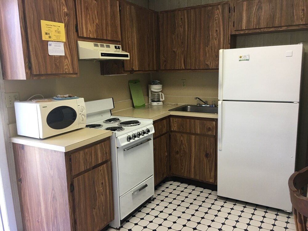The Rivers Edge Motel - photo 8