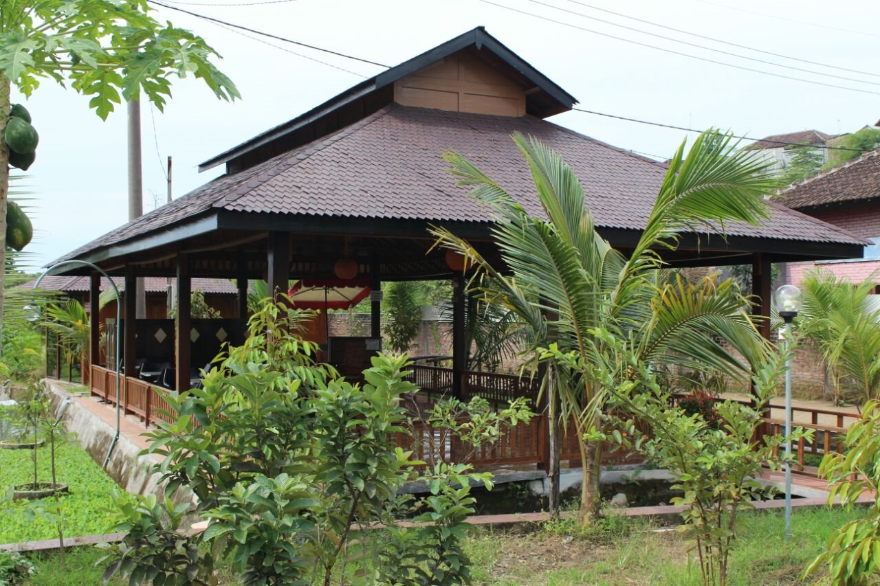 Hotel dan Gazebo Syariah Pinggir Kali Prigen RedPartner in Pasuruan, Indonesia