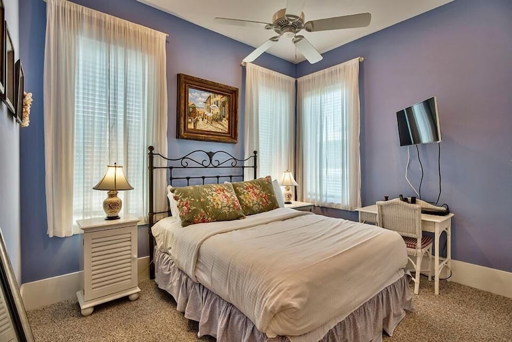 Capital Gains 5 Bedroom Holiday Home by Five Star Properties — 4-Star Luxury Hotel in Santa Rosa, United States