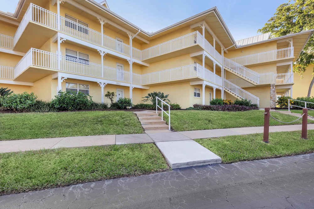 Hilton Vacation Club Charter Club Naples Bay - photo 21