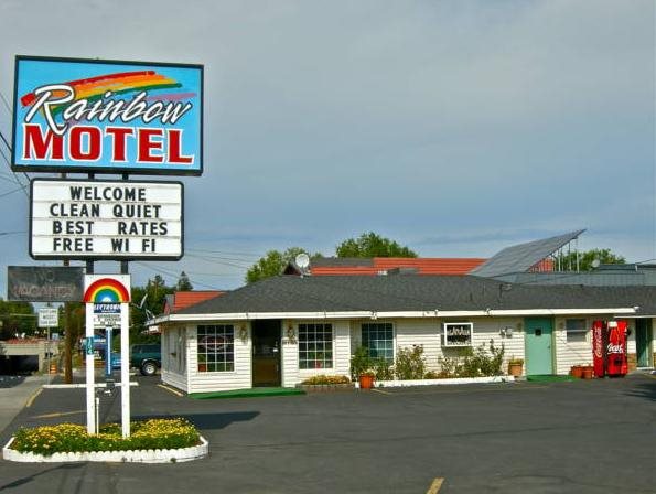 Rainbow Motel - carbon neutral hotel in Bend