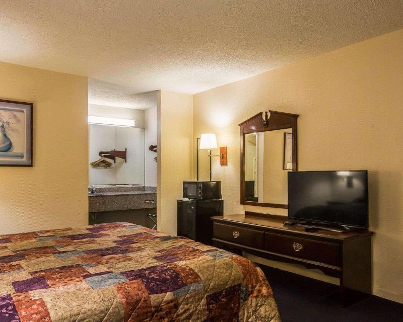 Rodeway Inn Phenix City Columbus - photo 8
