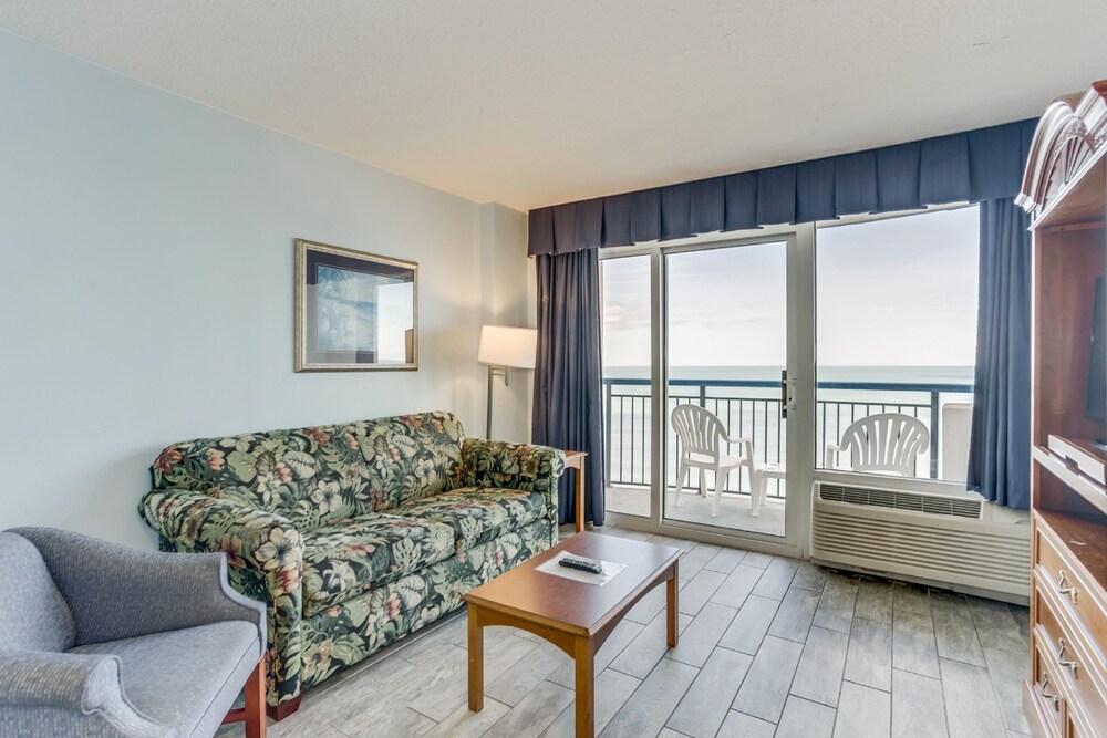 Boardwalk Resort by Hosteeva - photo 63