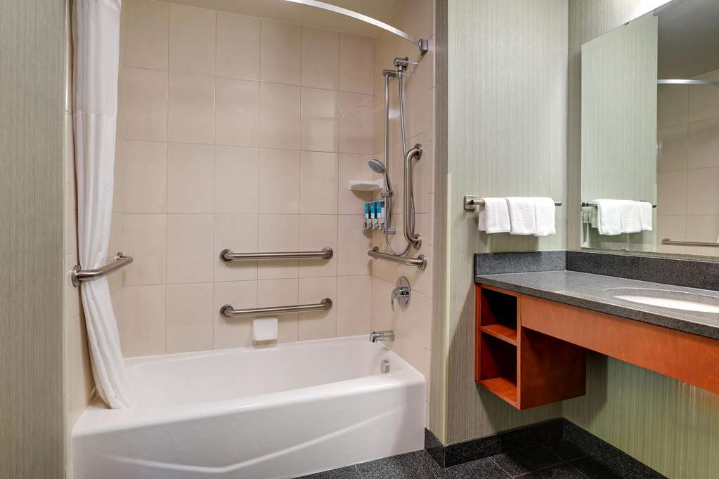 Drury Inn & Suites Grand Rapids - photo 46